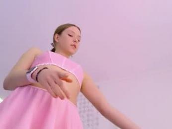 tinyangelxx — Chaturbate stream photo (Apr 2026)