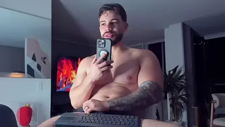 Valenthino_Salvatore — Stripchat stream photo (Apr 2026)