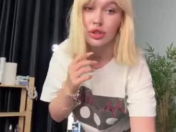 golden_alinee — Chaturbate stream photo (Jul 2026)