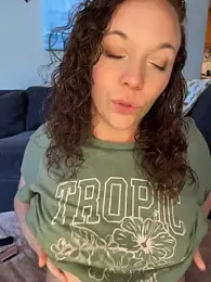 XoMisty — webcam model online on stripchat