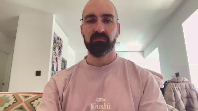 v1c70r1985 — Cam4 stream photo (Mar 2026)