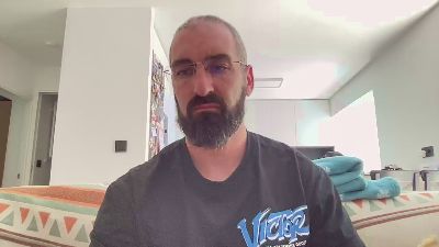v1c70r1985 — Cam4 stream photo (Apr 2026)