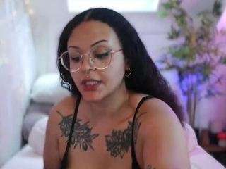 its-eve — webcam model online on camsoda