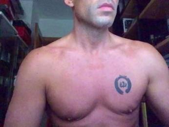 Xisco8_2 — webcam model online on cam4