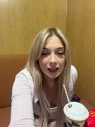 CherryAuroraa — Stripchat stream photo (Apr 2026)
