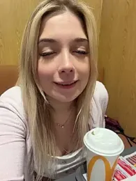 CherryAuroraa — Stripchat stream photo (Apr 2026)