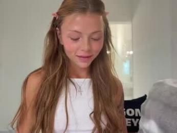 deva_alice — webcam model online on chaturbate