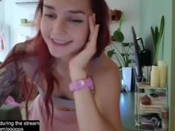 oooops__ — Chaturbate stream photo (Apr 2026)