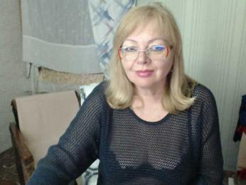 EvelynLoveShy — Bongacams stream photo (Mar 2026)