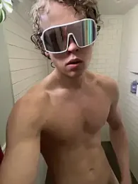 polopop124 — webcam model online on stripchat