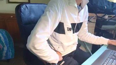 vald83 — Cam4 stream photo (Apr 2026)