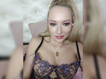 LissaHott — webcam model online on bongacams
