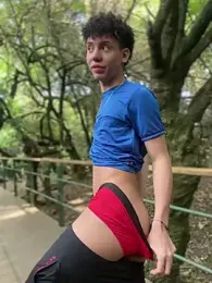 yoursexyjose — webcam model online on stripchat