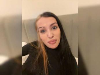 camillaa — webcam model online on bongacams