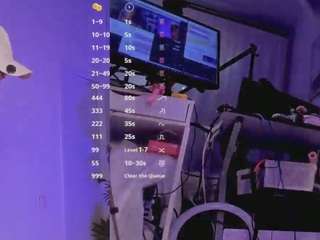 dakotablare — webcam model online on camsoda