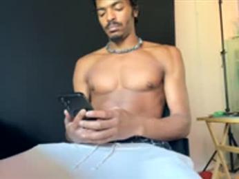trillahung — Chaturbate stream photo (Jun 2026)