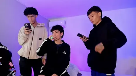 Handsomeboyss19 — Stripchat stream photo (Jun 2026)