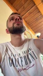 XBEAR001 — webcam model online on cam4