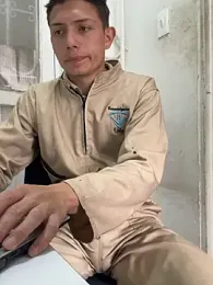 santiObrero — Stripchat stream photo (Apr 2026)