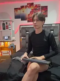 Alex_and_Fabian — webcam model online on stripchat