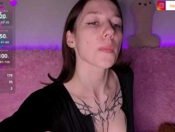 HoneyDevilina — bongacams