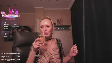 PrettieKate — webcam model online on stripchat