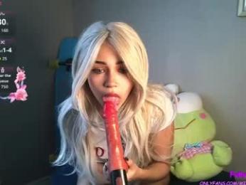 milkandhoneybby — Chaturbate stream photo (Apr 2026)