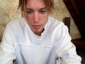 specter_of_cummunism — webcam model online on chaturbate