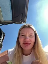 justmilaa — webcam model online on stripchat