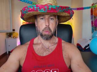 Robert Smiley — webcam model online on flirt4free