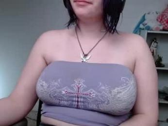 krystalsyxx — webcam model online on chaturbate