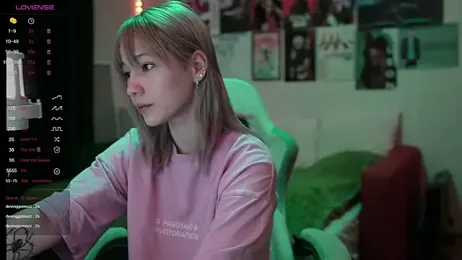 Traharaa — Stripchat stream photo (Mar 2026)