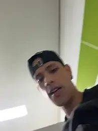 HarryGaze — webcam model online on stripchat