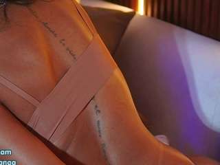 alana-haze — webcam model online on camsoda