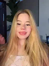 curchez_ — Stripchat stream photo (Apr 2026)