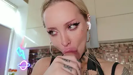 2badforyou — Stripchat stream photo (May 2026)