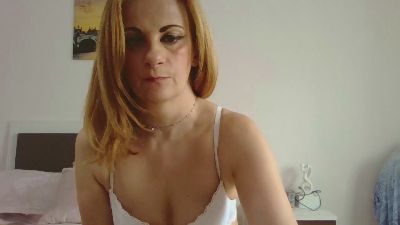 Sexyiris69 — Cam4 stream photo (Apr 2026)