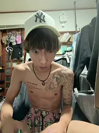 kshu420 — webcam model online on stripchat