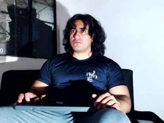 willianm777 — webcam model online on camsoda