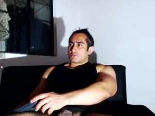 willianm777 — Camsoda stream photo (Apr 2026)