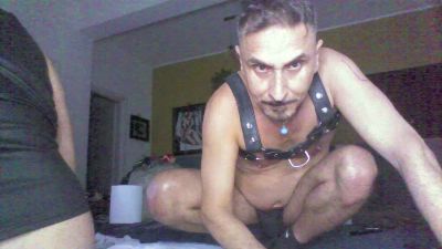 warm72 — webcam model online on cam4
