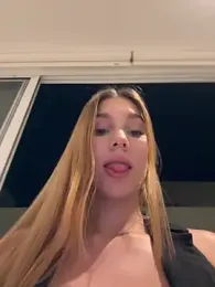 Nikii__ — webcam model online on stripchat