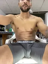 leoblazes — Stripchat stream photo (Sep 2026)