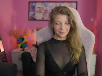 missicute18 — webcam model online on chaturbate