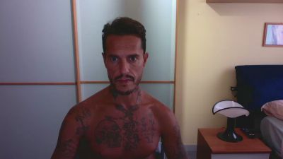 Leonard2588 — webcam model online on cam4