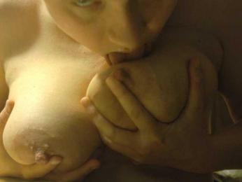 Frummi — webcam model online on bongacams