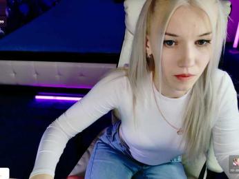 NaomiHita — webcam model online on bongacams