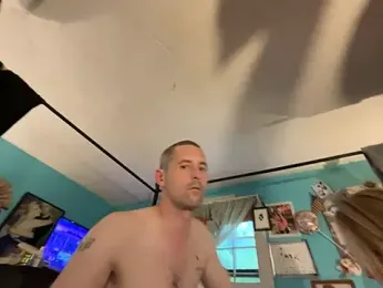 QwenIreland — Stripchat stream photo (May 2025)