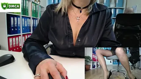 secret-office — Stripchat stream photo (Apr 2026)