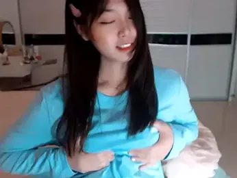 Dou-Yayaya — Stripchat stream photo (Apr 2025)